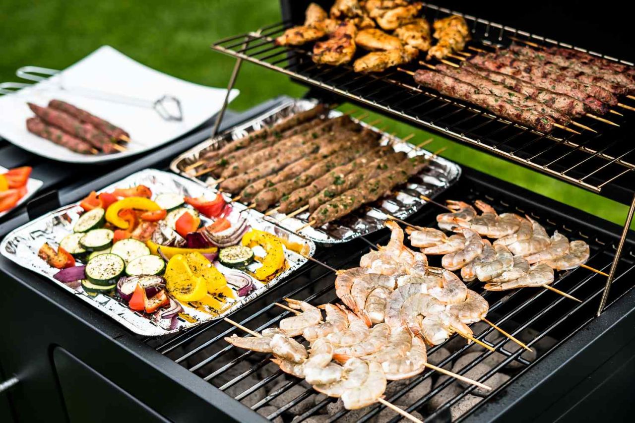 Mangal Seti ile Açık Hava Yemekleri Hazırlama