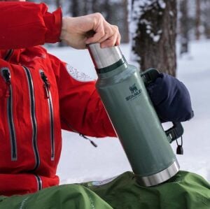 Stanley Klasik Vakumlu Paslanmaz Çelik Termos 1.9 Lt Lacivert