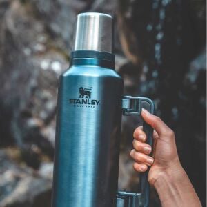Stanley Klasik Vakumlu Paslanmaz Çelik Termos 1.9 Lt Lacivert